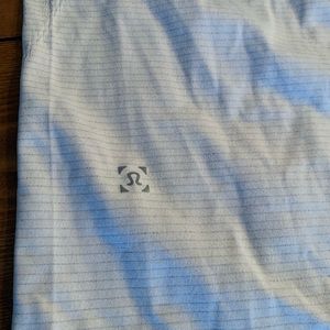 White lululemon men’s metal vent t-shirt